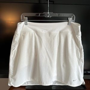 Nike Ladies Golf/Tennis skirt. Size Large. Gently used.